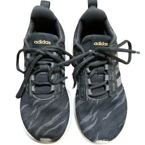 Adidas cloudfoam kids size 1.5